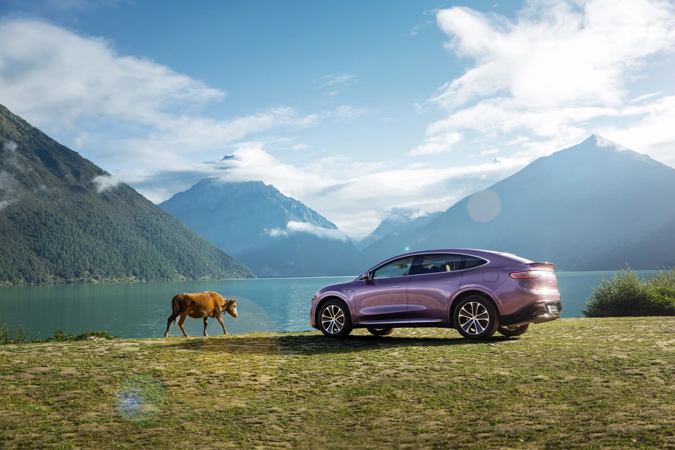 Huawei automotive campaign in the mountains
